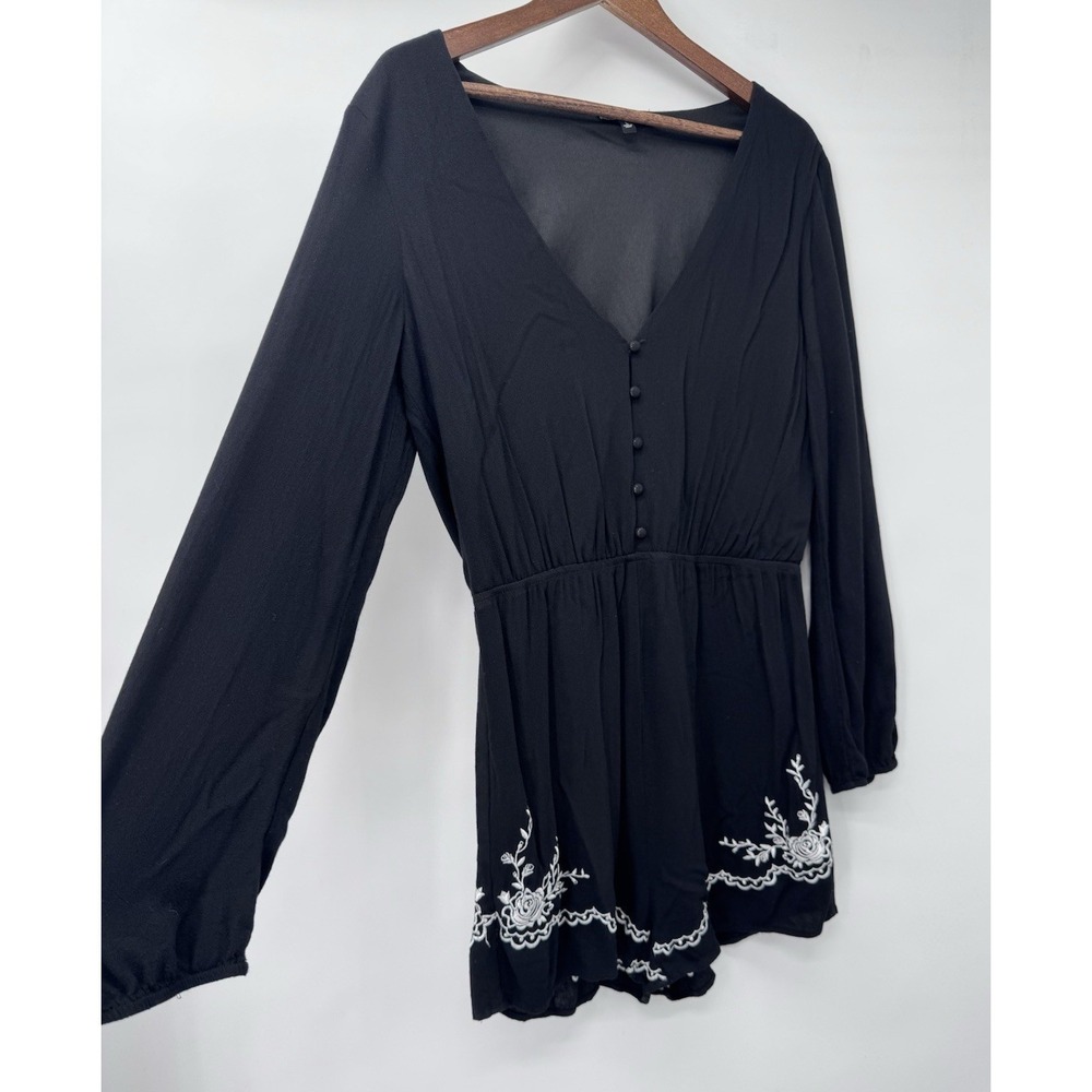 Kendall‎ & Kylie Black White Embroidered Floral Romper Long Sleeve cottage beach